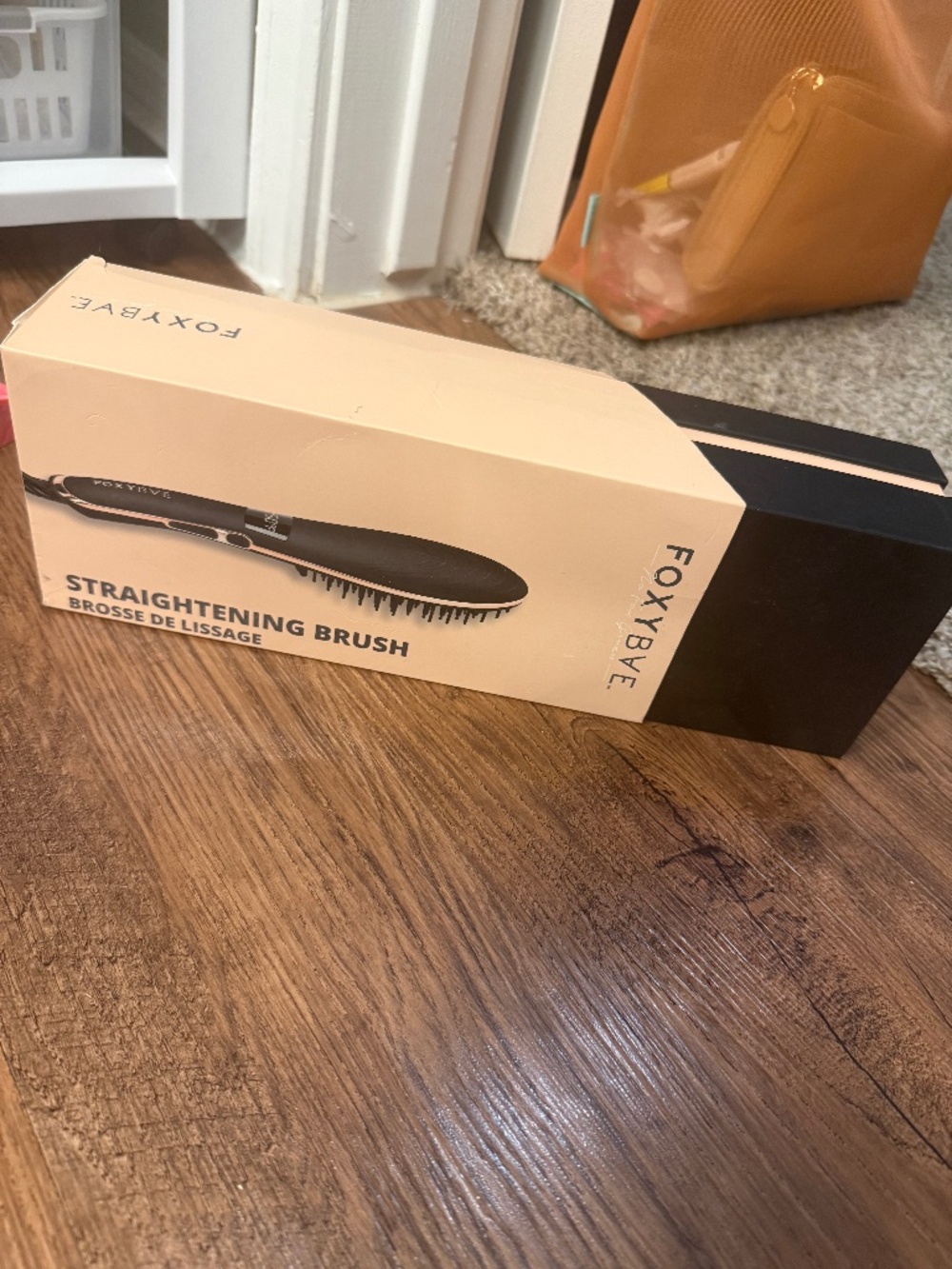 Foxy bae straightening brush